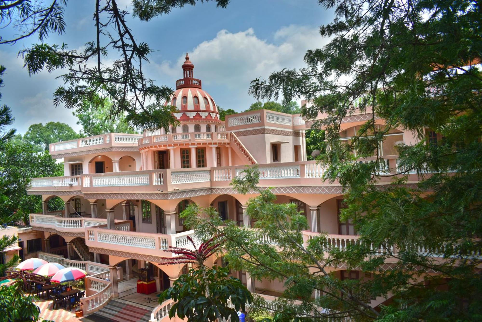 Jains Royal Palace Resorts Yelagiri Exterior photo