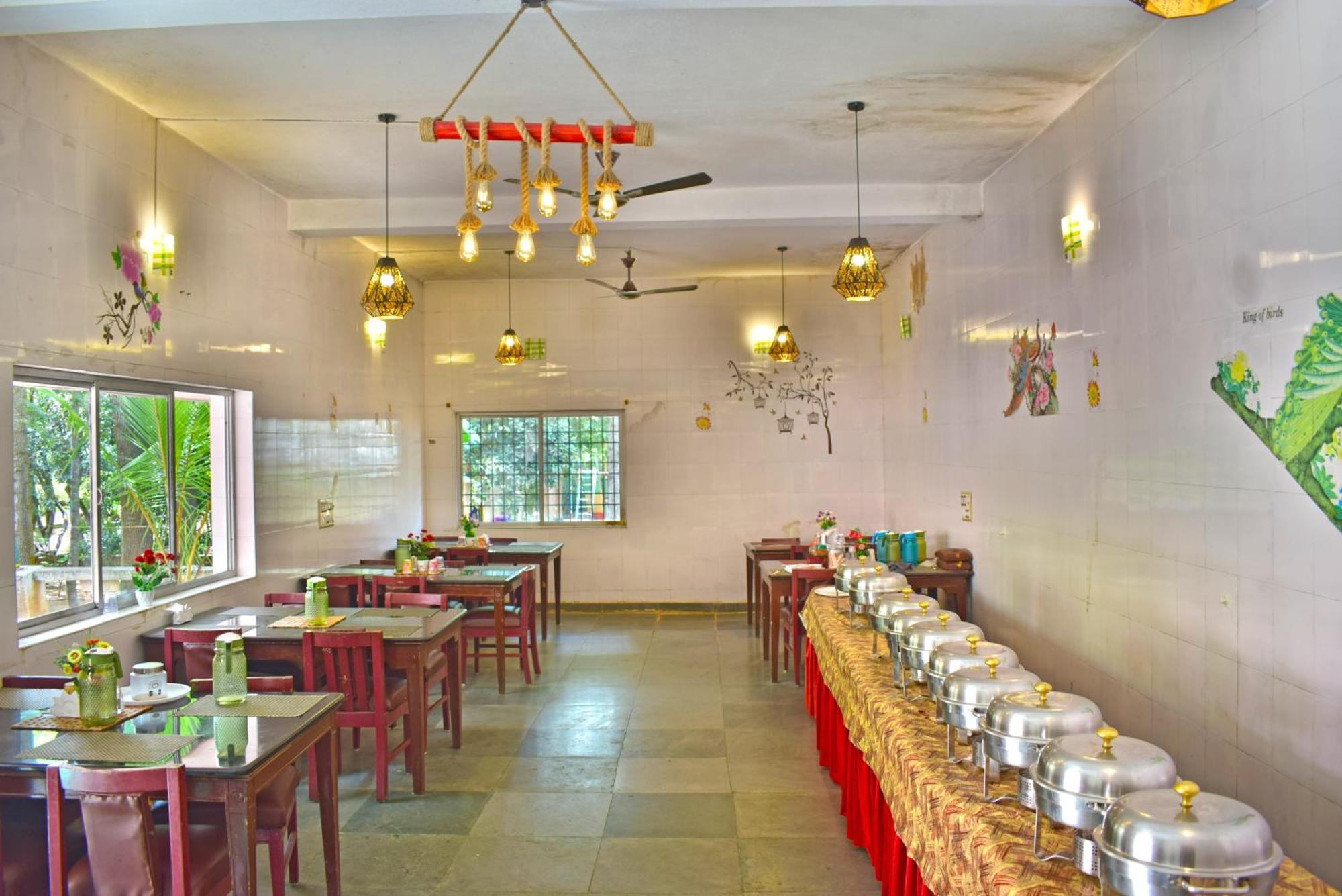 Jains Royal Palace Resorts Yelagiri Exterior photo