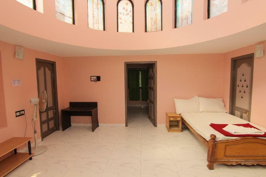 Jains Royal Palace Resorts Yelagiri Exterior photo