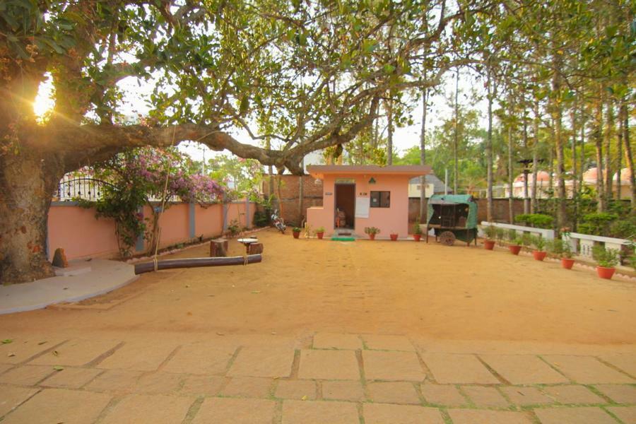 Jains Royal Palace Resorts Yelagiri Exterior photo