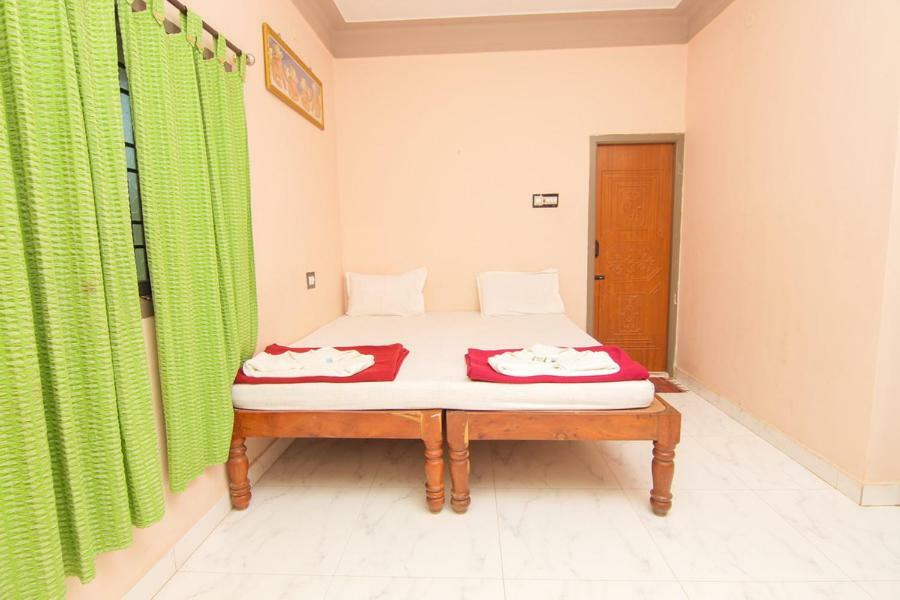 Jains Royal Palace Resorts Yelagiri Exterior photo