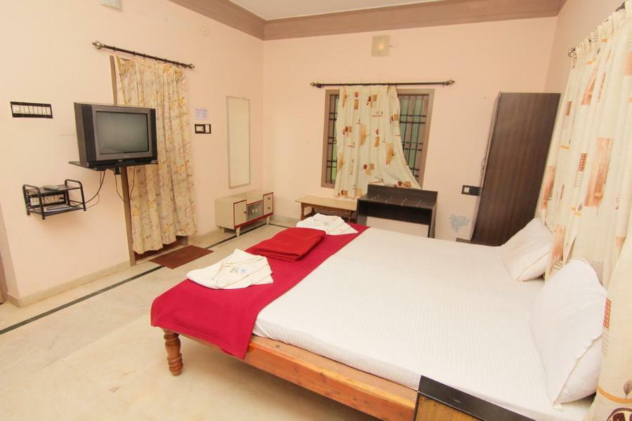 Jains Royal Palace Resorts Yelagiri Exterior photo