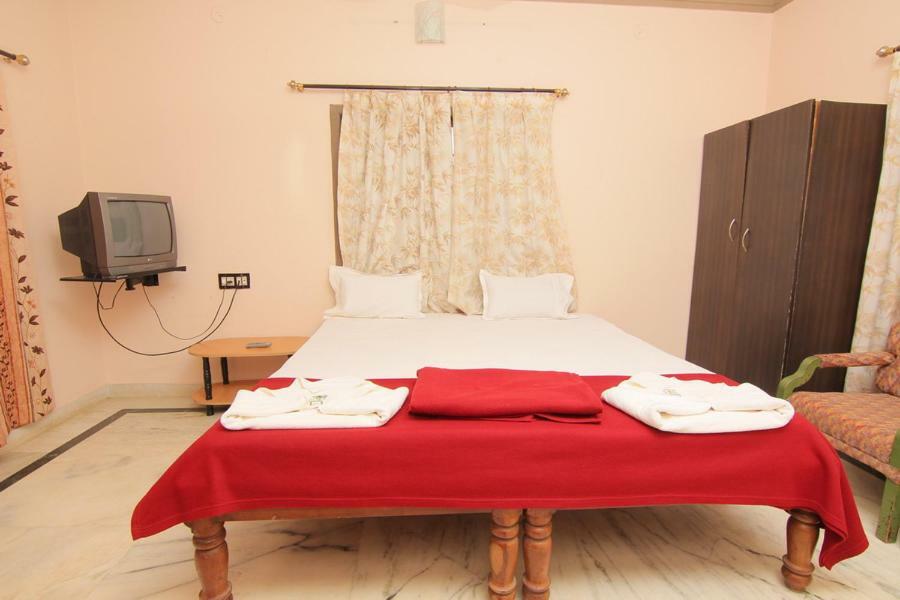 Jains Royal Palace Resorts Yelagiri Exterior photo