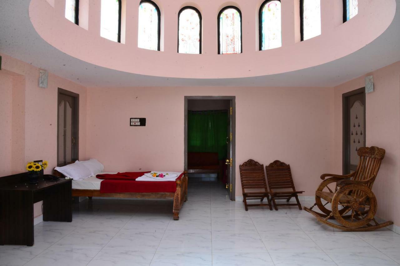 Jains Royal Palace Resorts Yelagiri Exterior photo